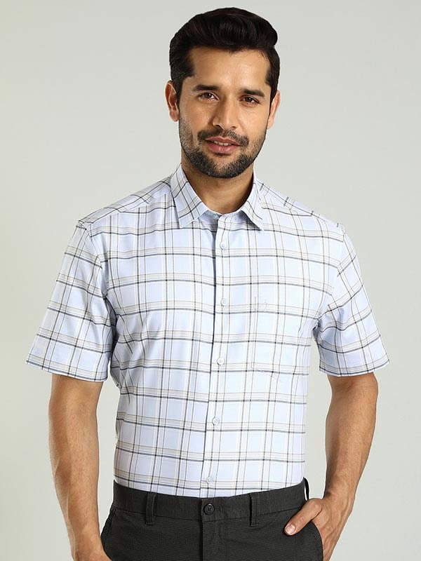 Indian Terrain Men's Regular Fit Half Sleeve Checkered Blue Shirt